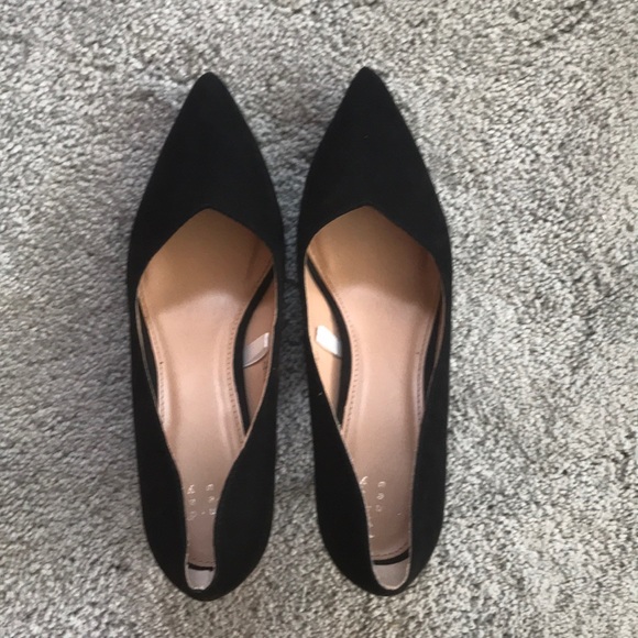 Black Pumps - Picture 1 of 1